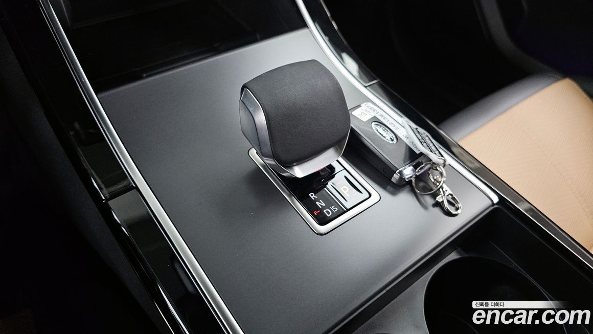 Land Rover Range Rover Velar 2025