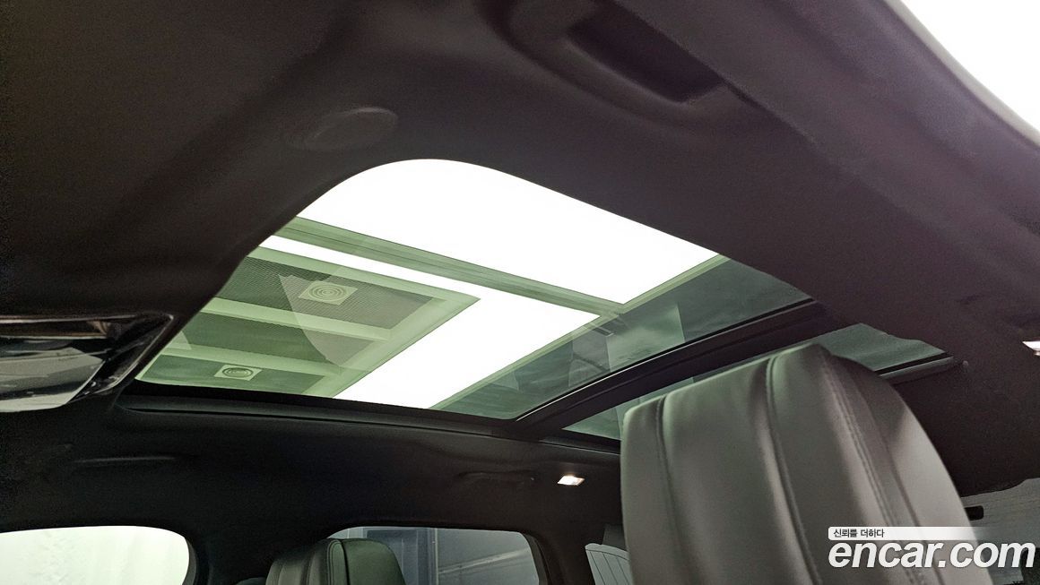 Land Rover Range Rover Velar 2025