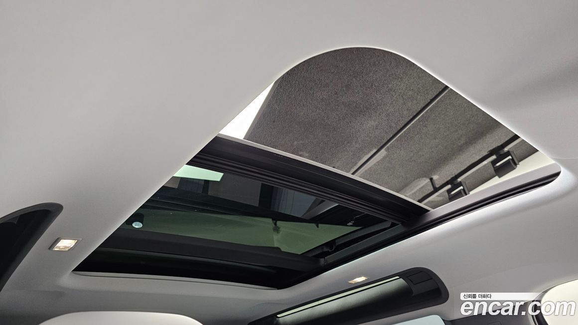 Land Rover Defender 2025