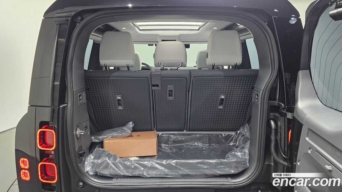 Land Rover Defender 2025