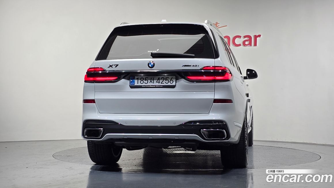 BMW X7 2025