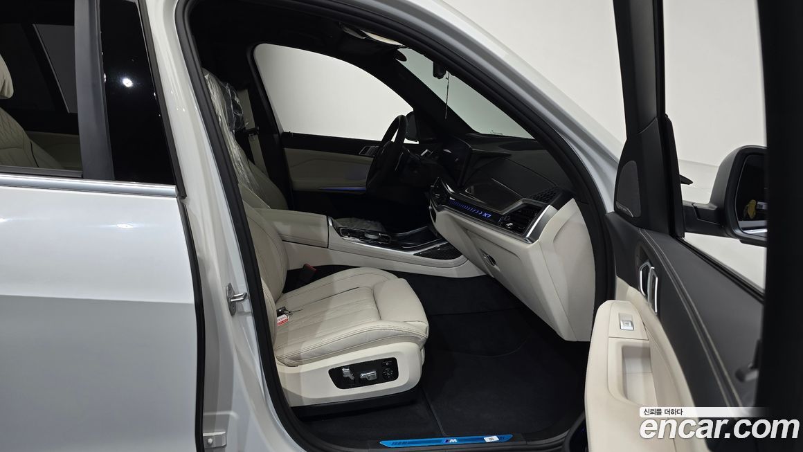 BMW X7 2025