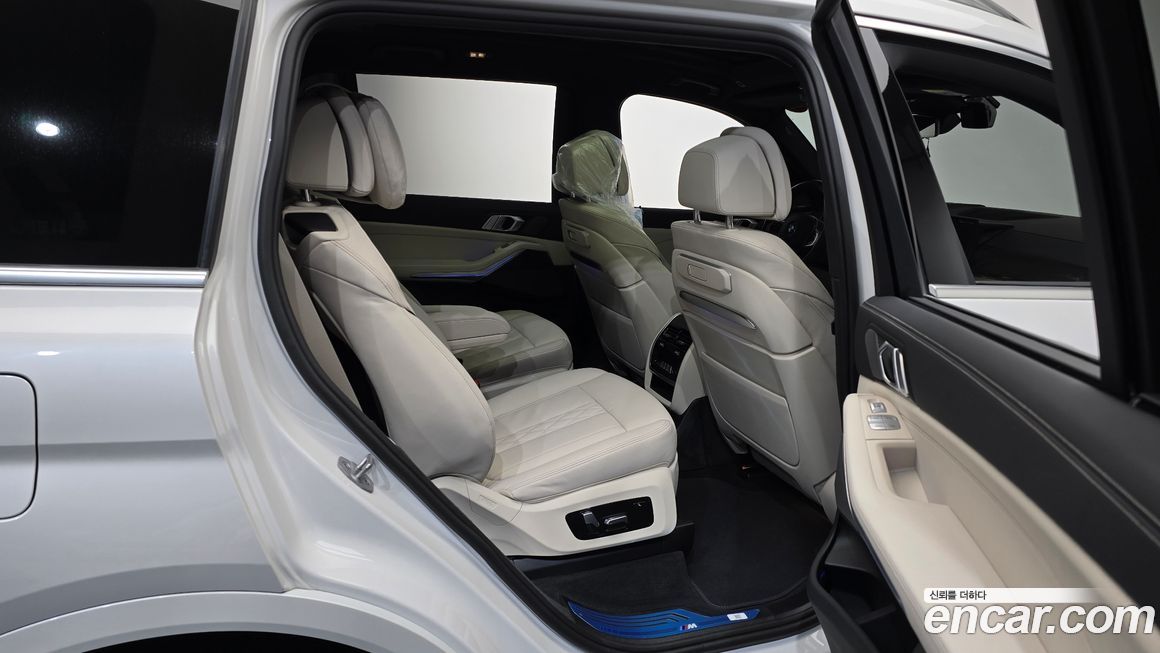 BMW X7 2025