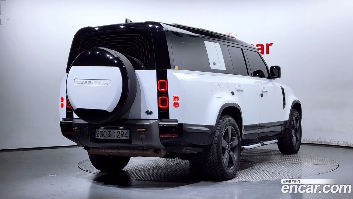 Land Rover Defender 2023