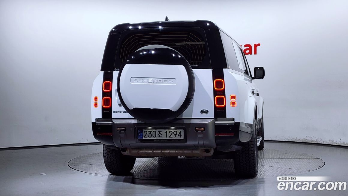 Land Rover Defender 2023