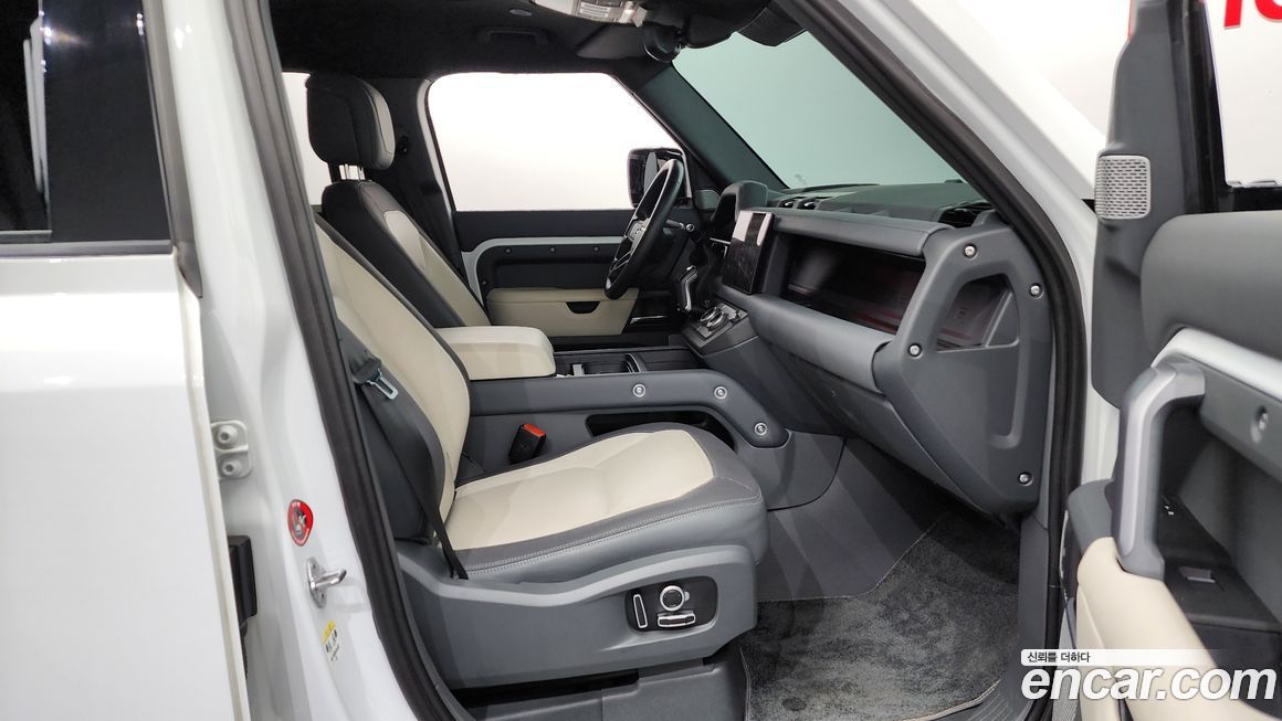 Land Rover Defender 2023