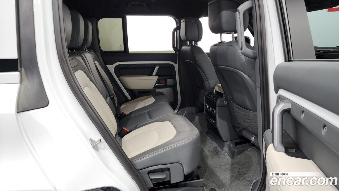 Land Rover Defender 2023