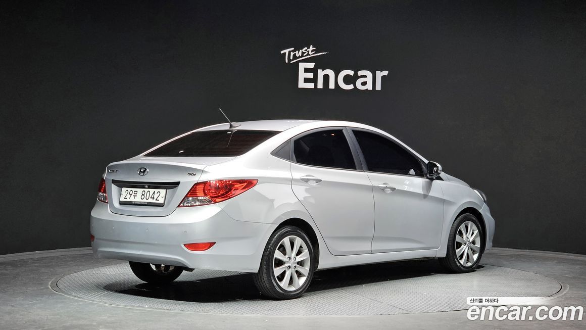 Hyundai Accent 2012