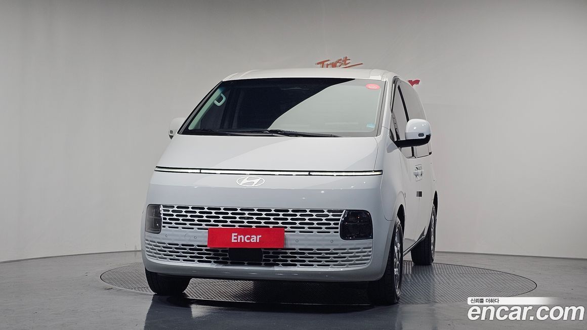 Hyundai Staria 2025
