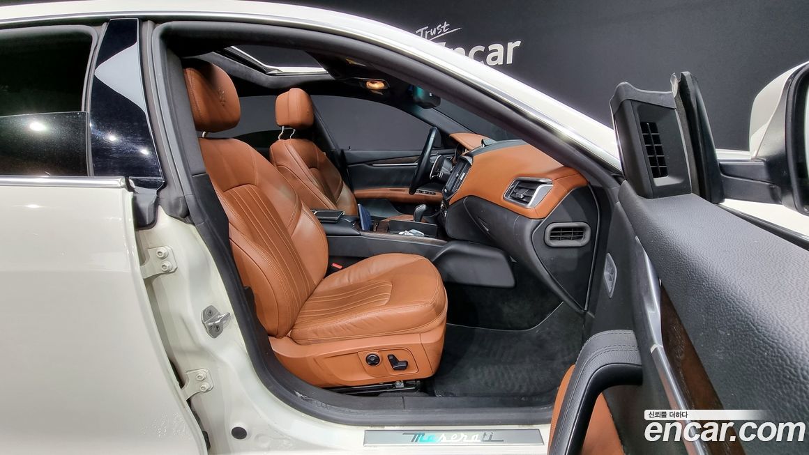 Maserati Ghibli 2015