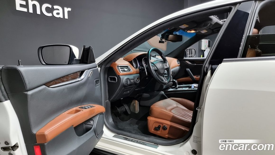 Maserati Ghibli 2015