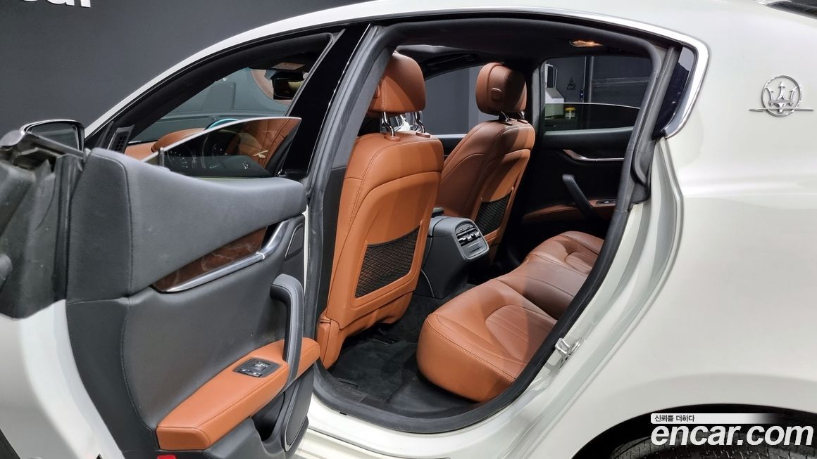 Maserati Ghibli 2015