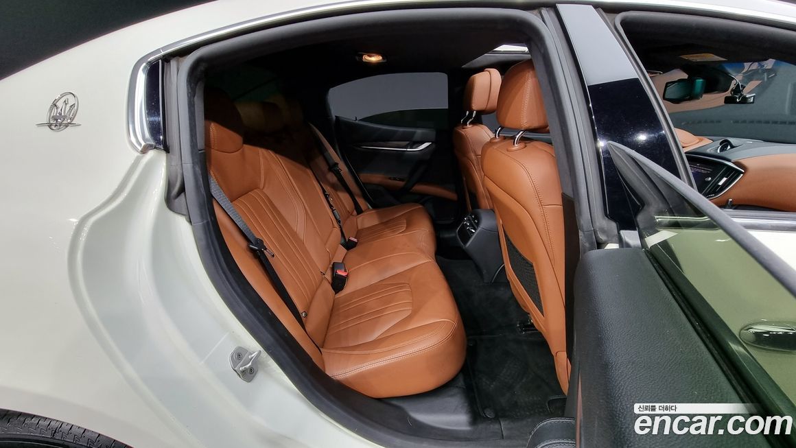 Maserati Ghibli 2015