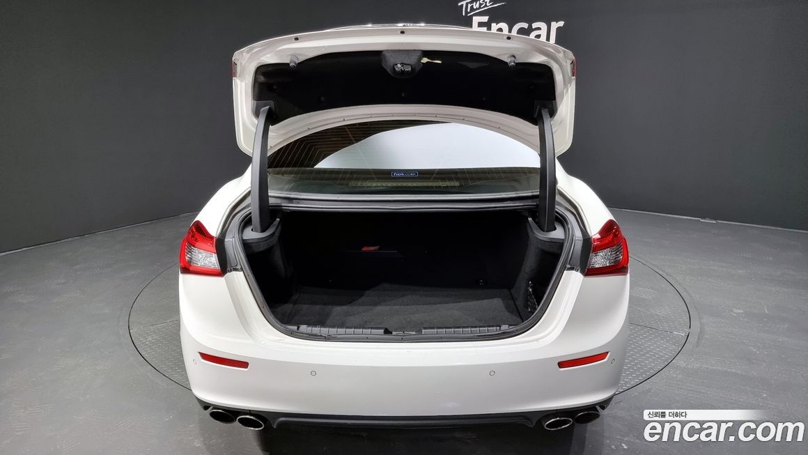 Maserati Ghibli 2015