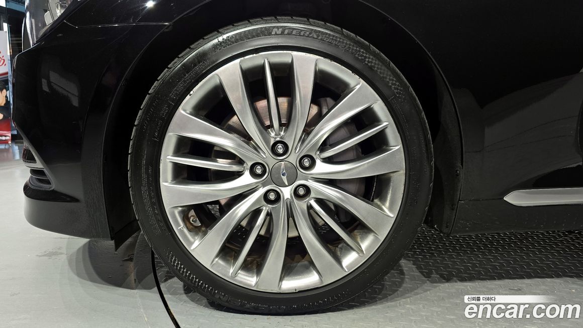 Hyundai Genesis 2016