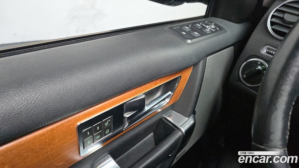 Land Rover Discovery 2013