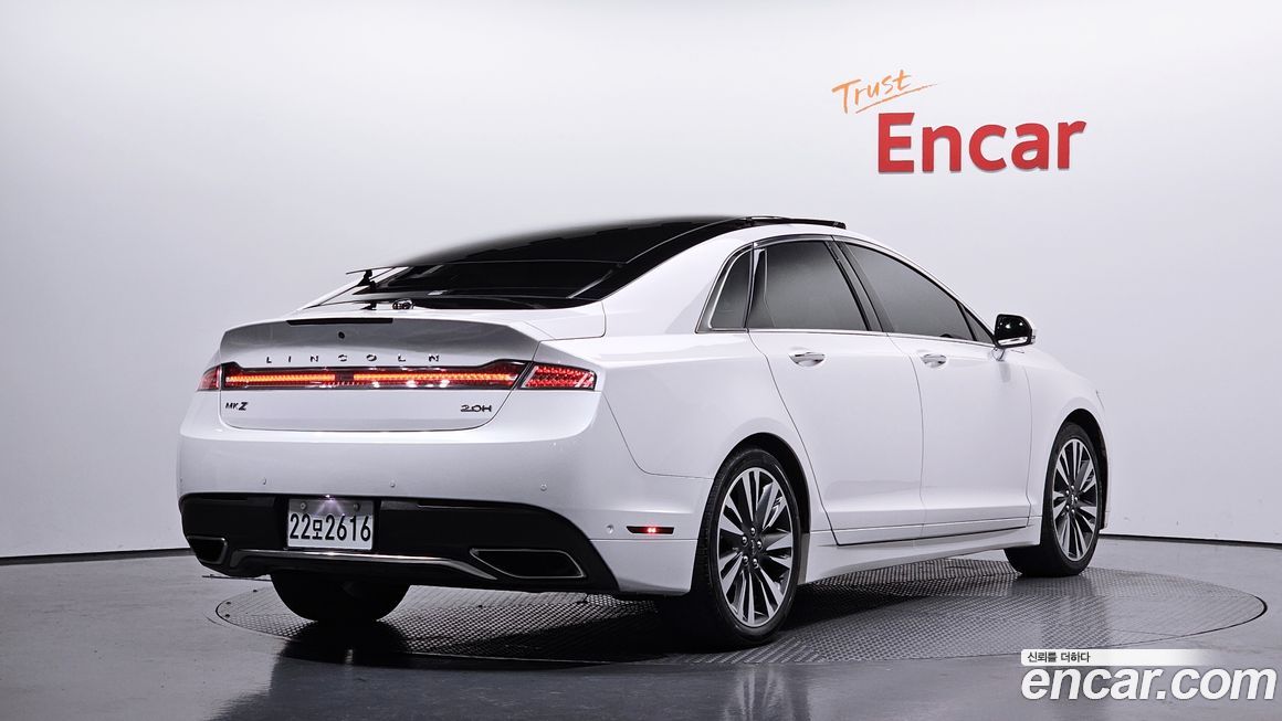 Lincoln MKZ 2020