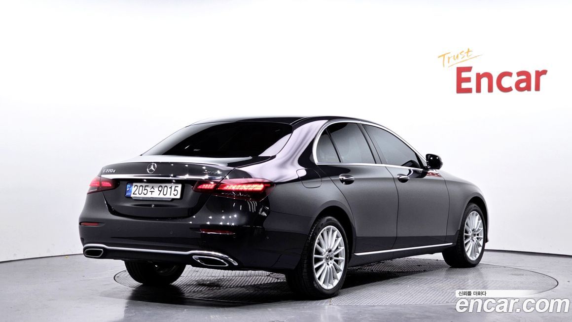 Mercedes-Benz E-Class 2021