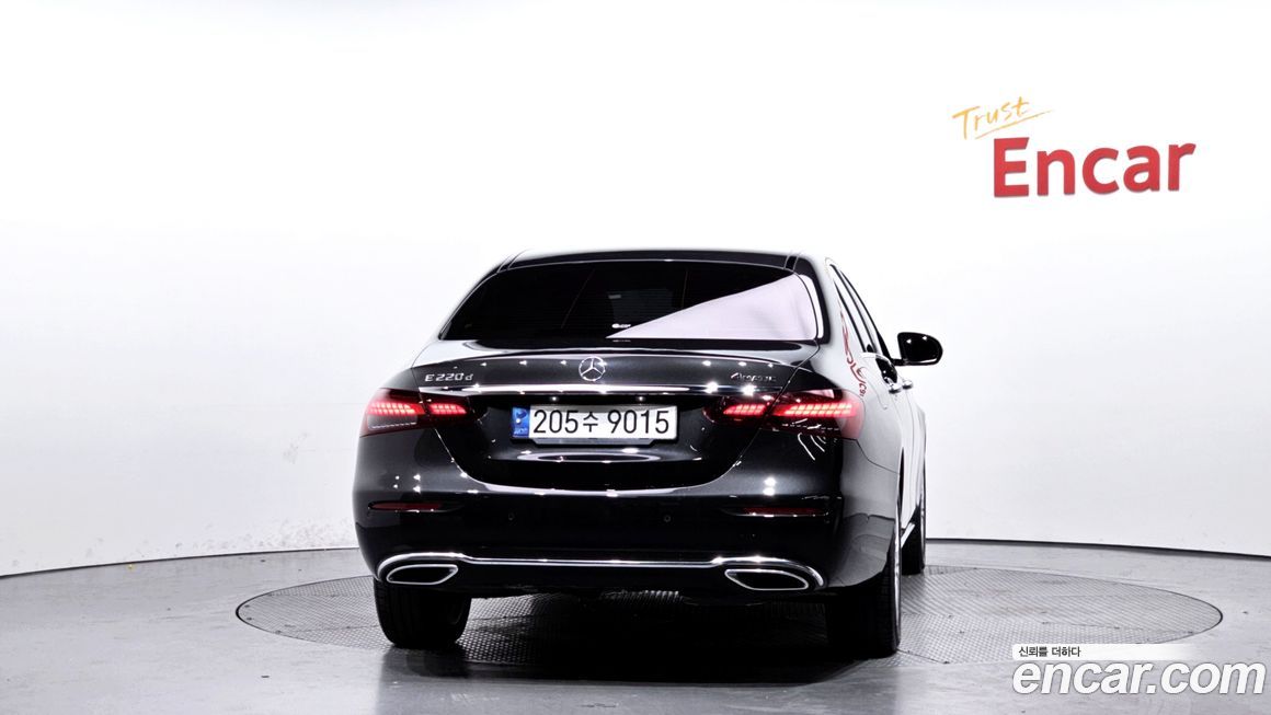 Mercedes-Benz E-Class 2021