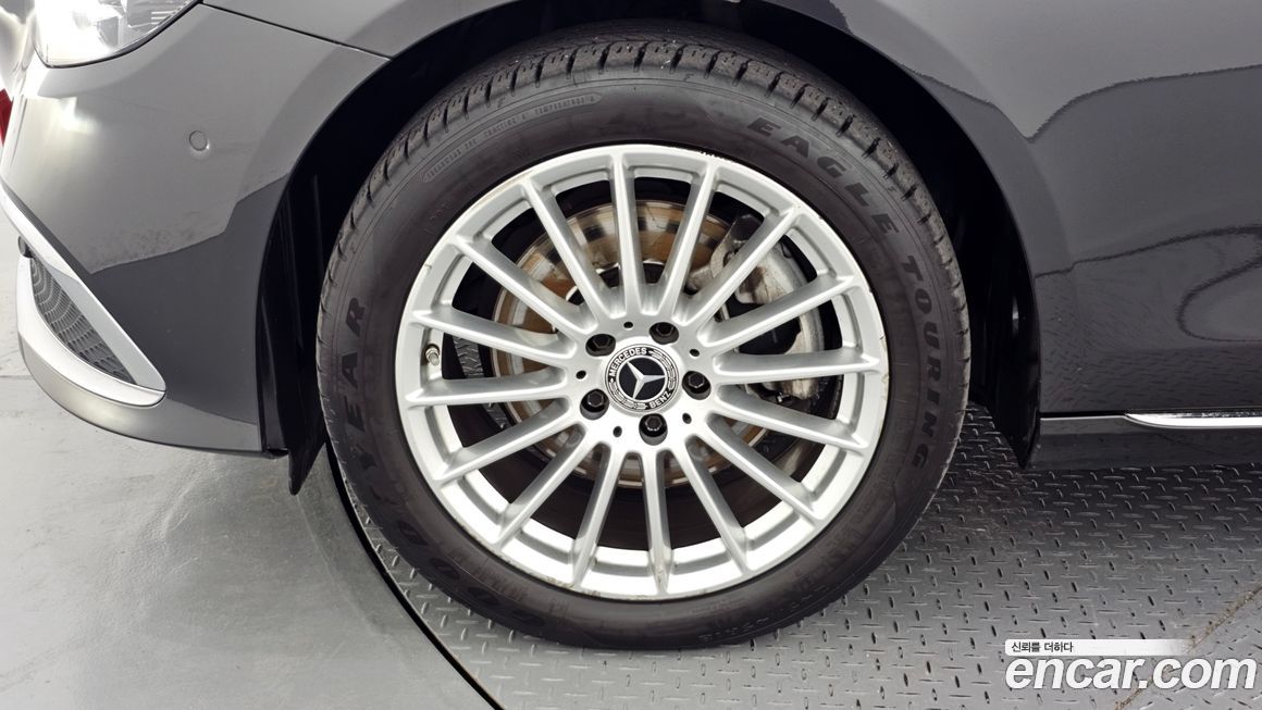 Mercedes-Benz E-Class 2021