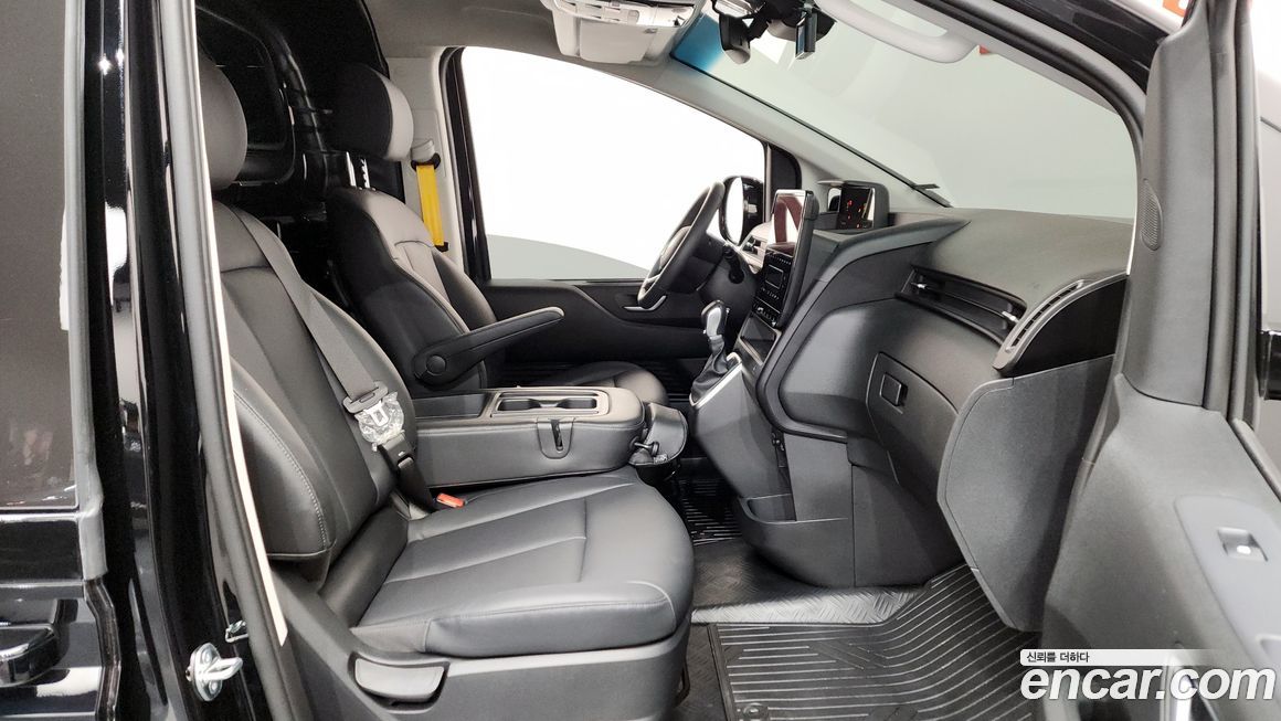 Hyundai Staria 2023