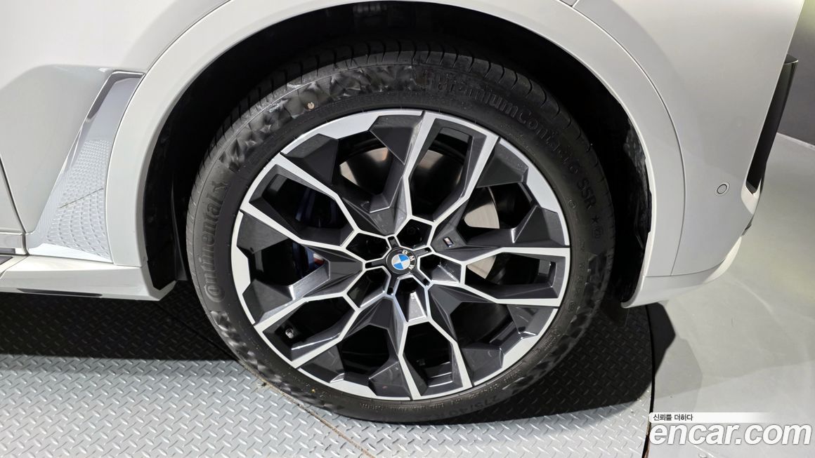 BMW X7 2025