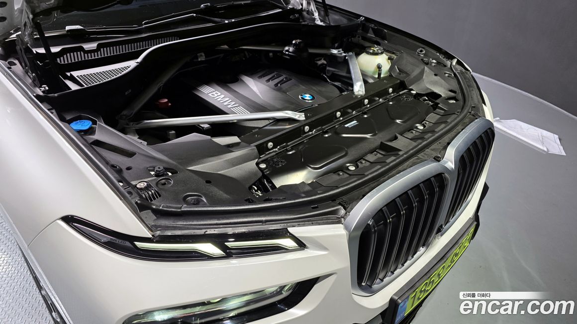 BMW X7 2025