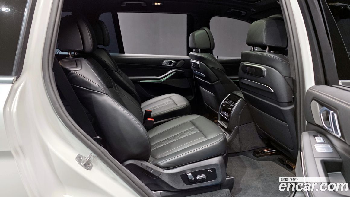 BMW X7 2025