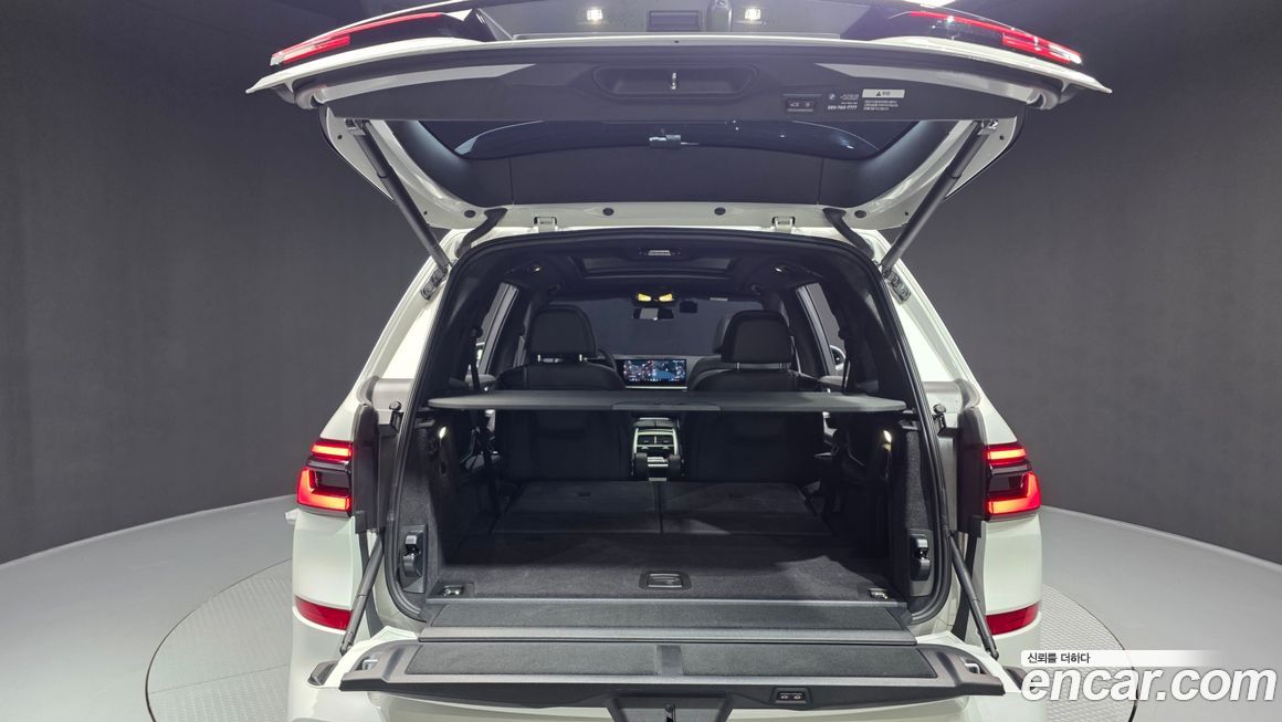 BMW X7 2025