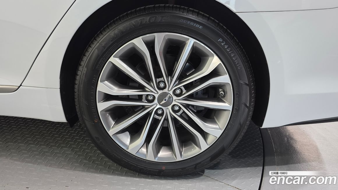 Hyundai Genesis 2015