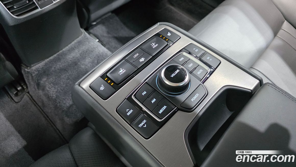 Hyundai Genesis 2015