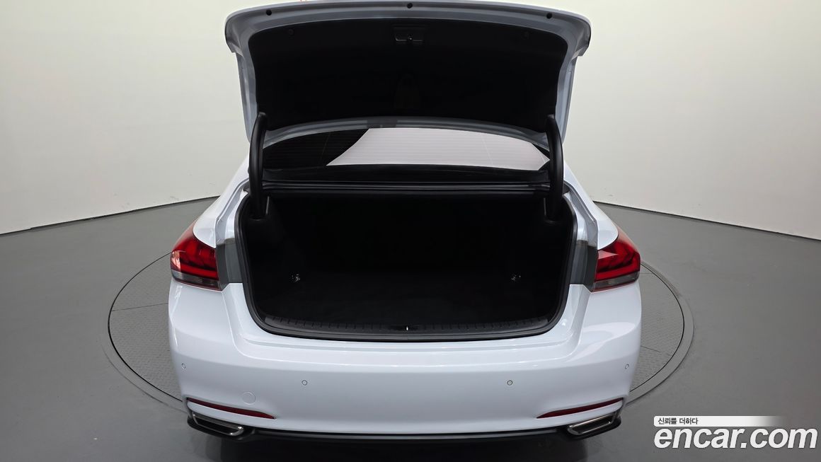 Hyundai Genesis 2015