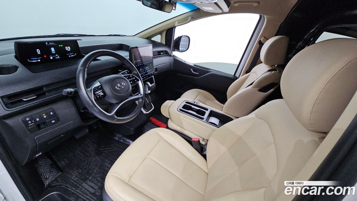 Hyundai Staria 2024