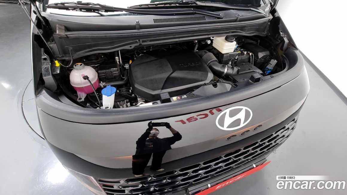 Hyundai Staria 2025