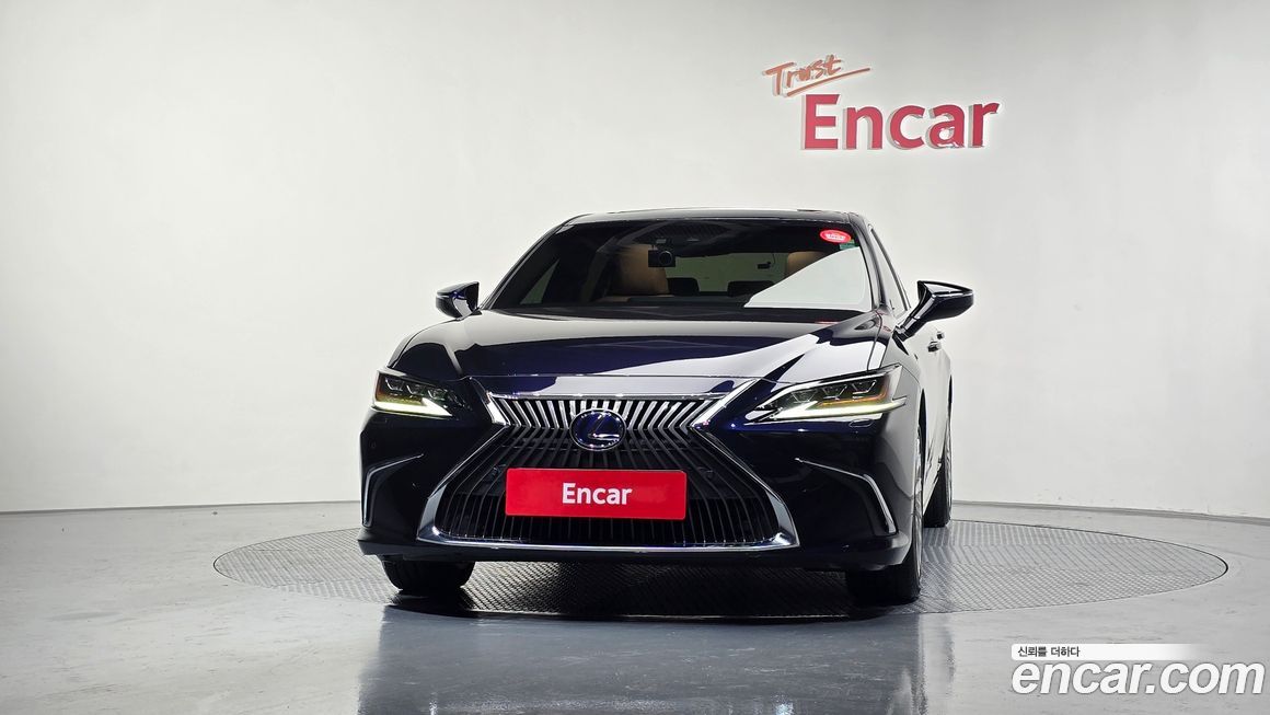 Lexus ES 2020