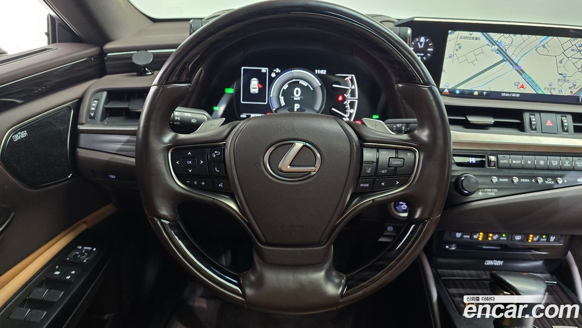 Lexus ES 2020