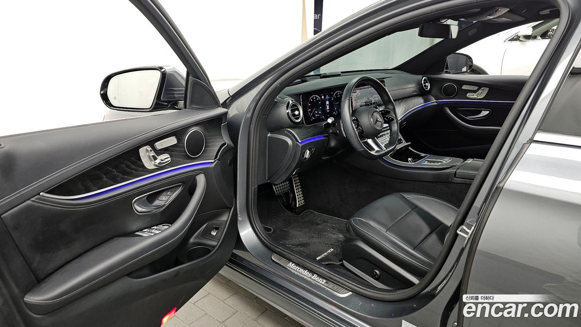 Mercedes-Benz E-Class 2021