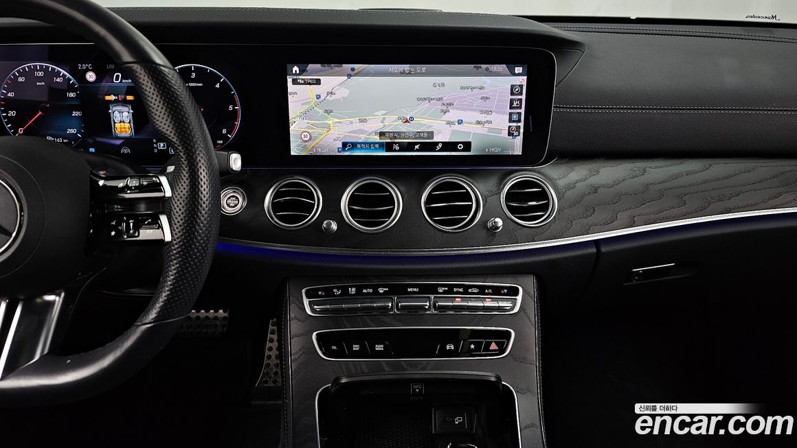 Mercedes-Benz E-Class 2021