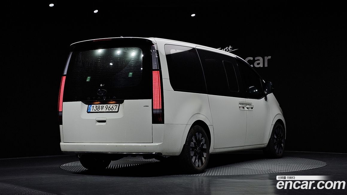 Hyundai Staria 2025