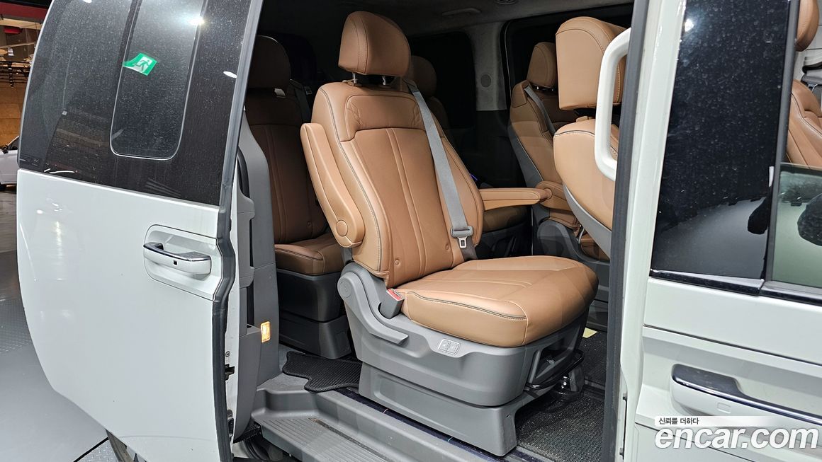 Hyundai Staria 2025