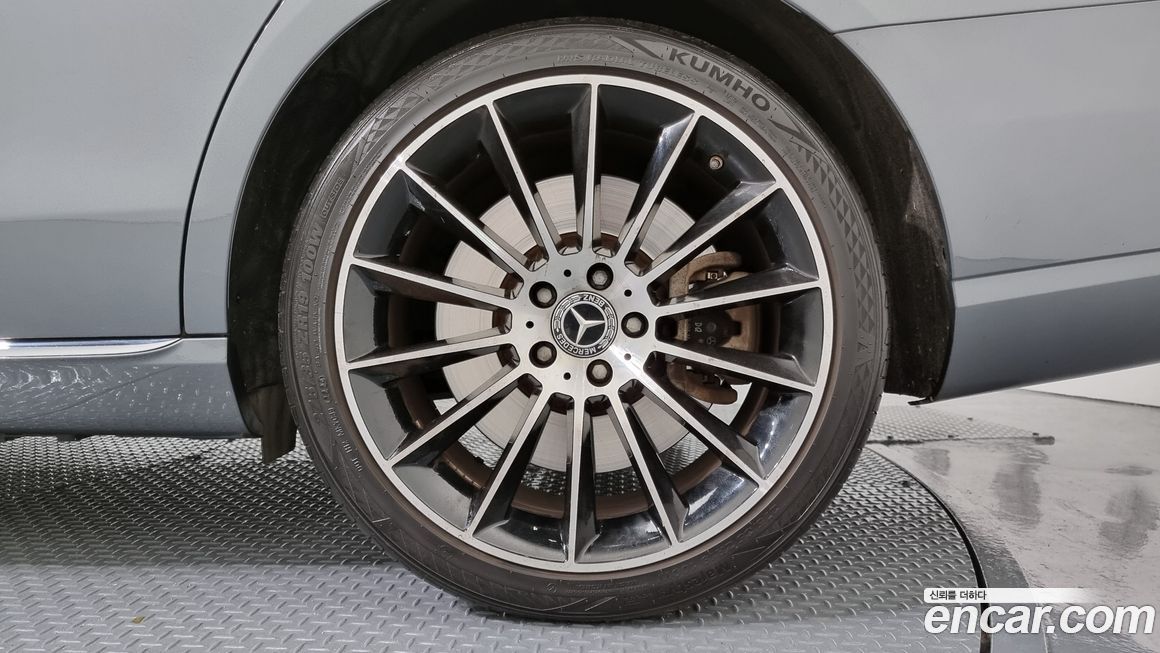 Mercedes-Benz E-Class 2021