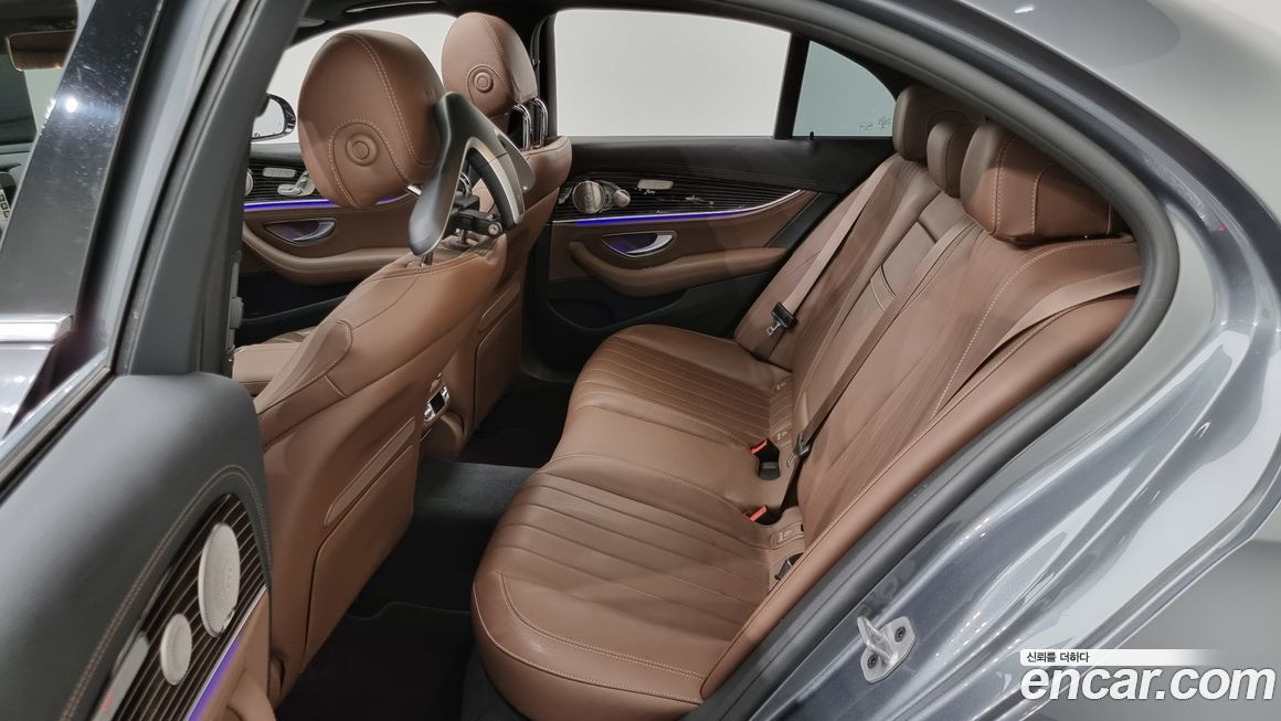 Mercedes-Benz E-Class 2021