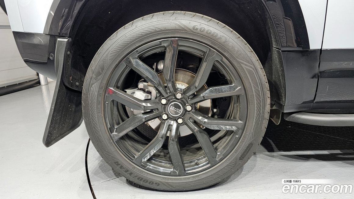 Land Rover Defender 2022