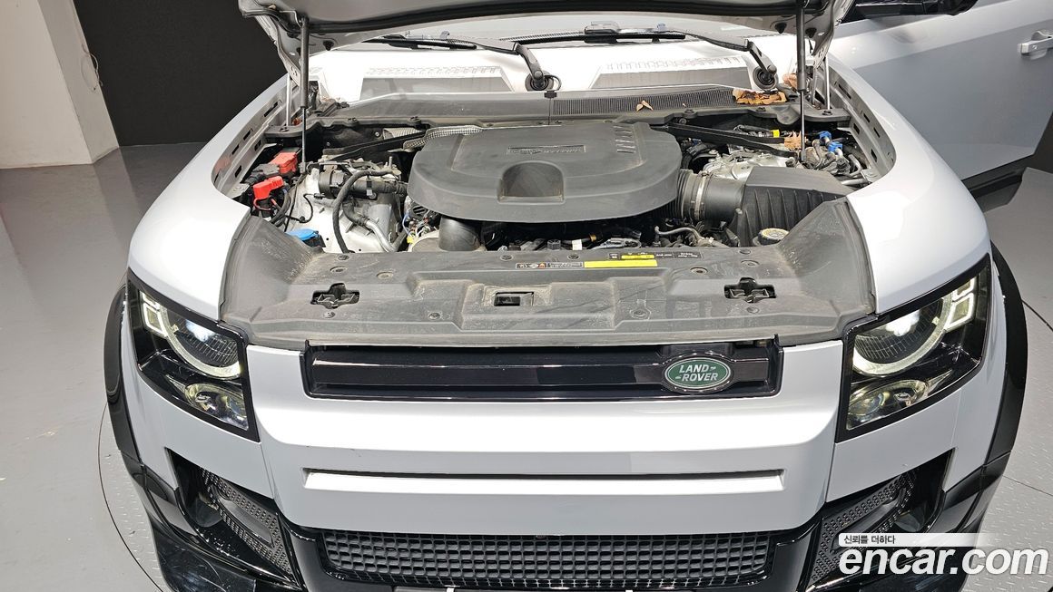 Land Rover Defender 2022