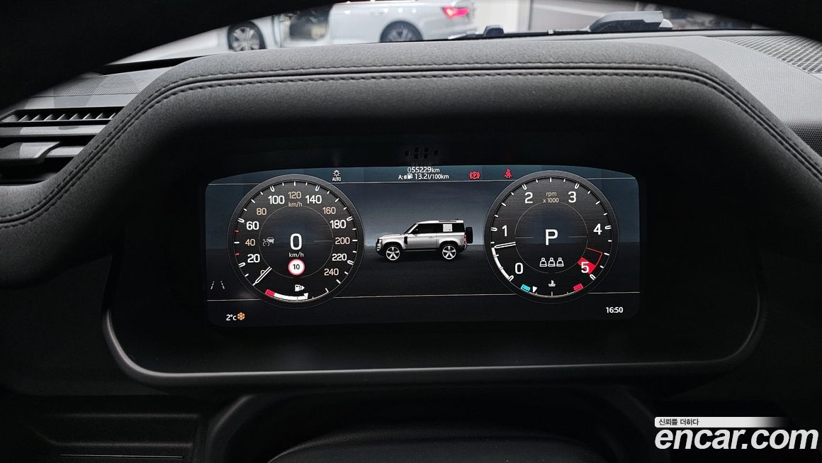 Land Rover Defender 2022