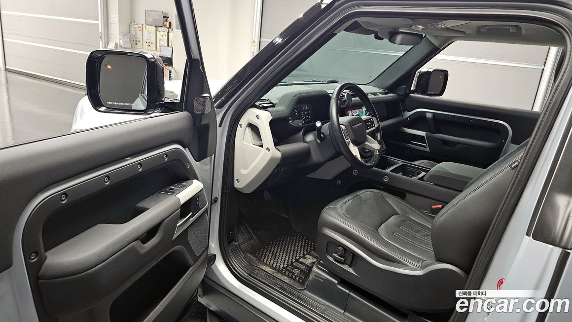 Land Rover Defender 2022