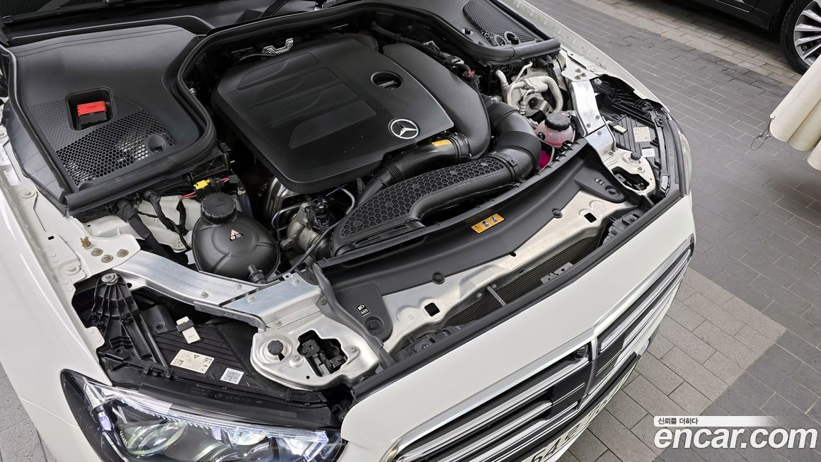 Mercedes-Benz E-Class 2023