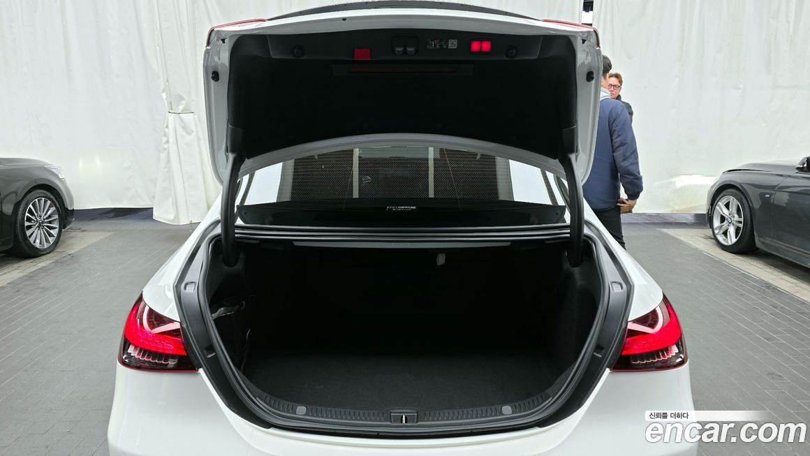 Mercedes-Benz E-Class 2023