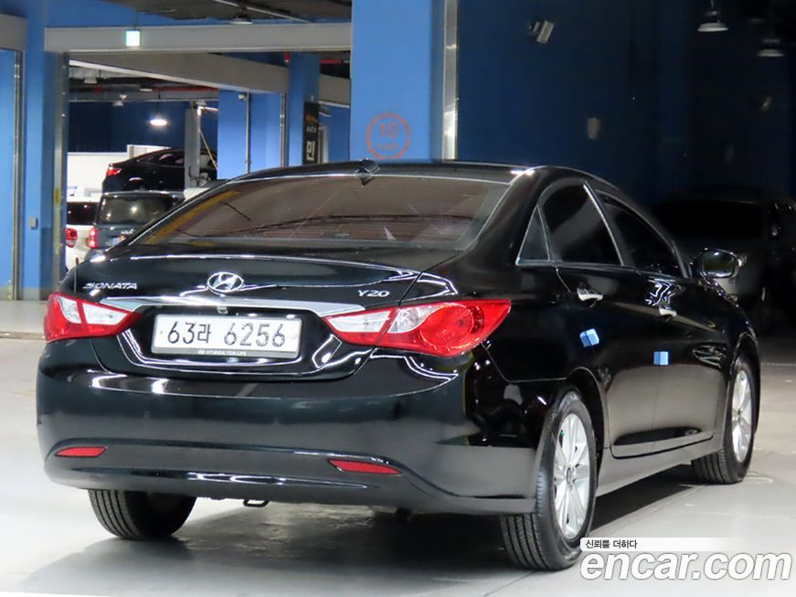 Hyundai Sonata 2011