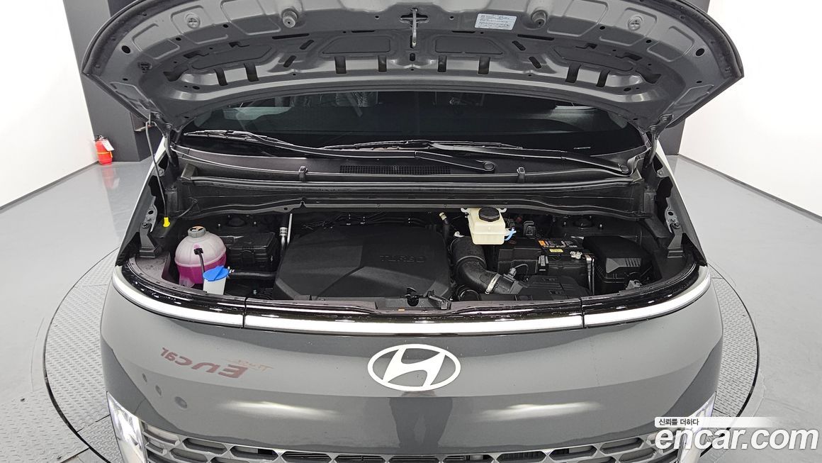 Hyundai Staria 2025